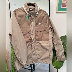 Nike Sportswear Premium Essentials Unlined Hooded Jacket